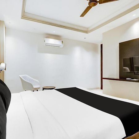 Hotel Super Townhouse Oak Udyog Vihar Gurgáon Exteriér fotografie