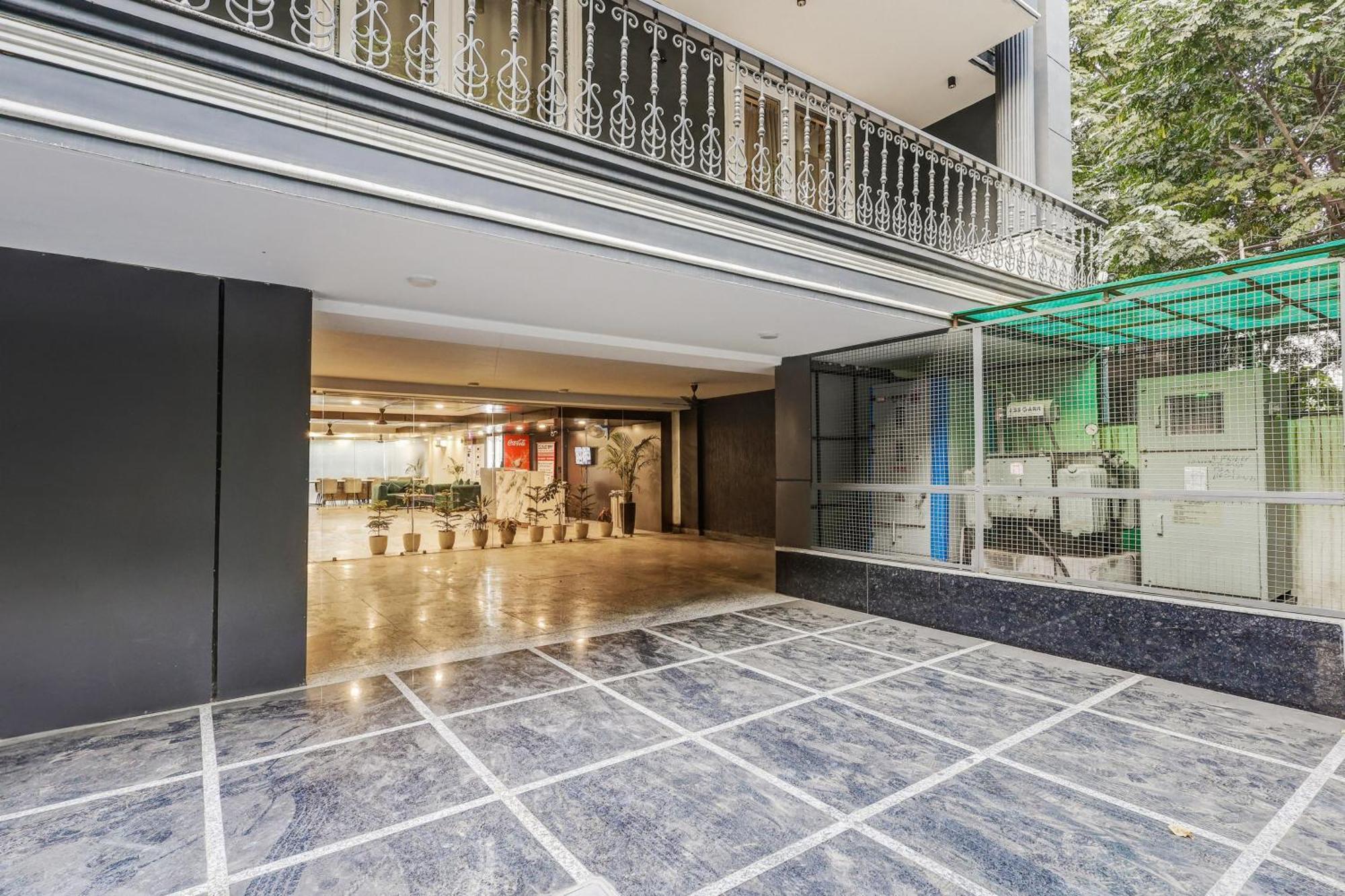 Hotel Super Townhouse Oak Udyog Vihar Gurgáon Exteriér fotografie