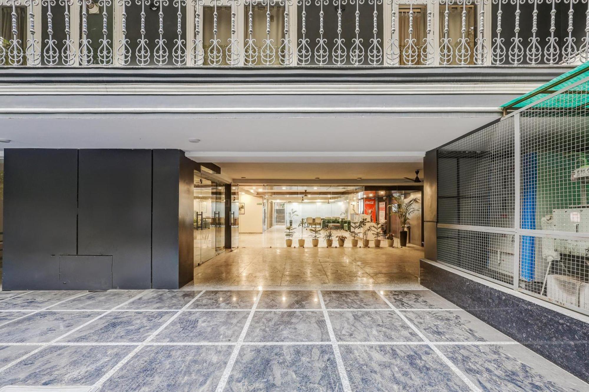 Hotel Super Townhouse Oak Udyog Vihar Gurgáon Exteriér fotografie