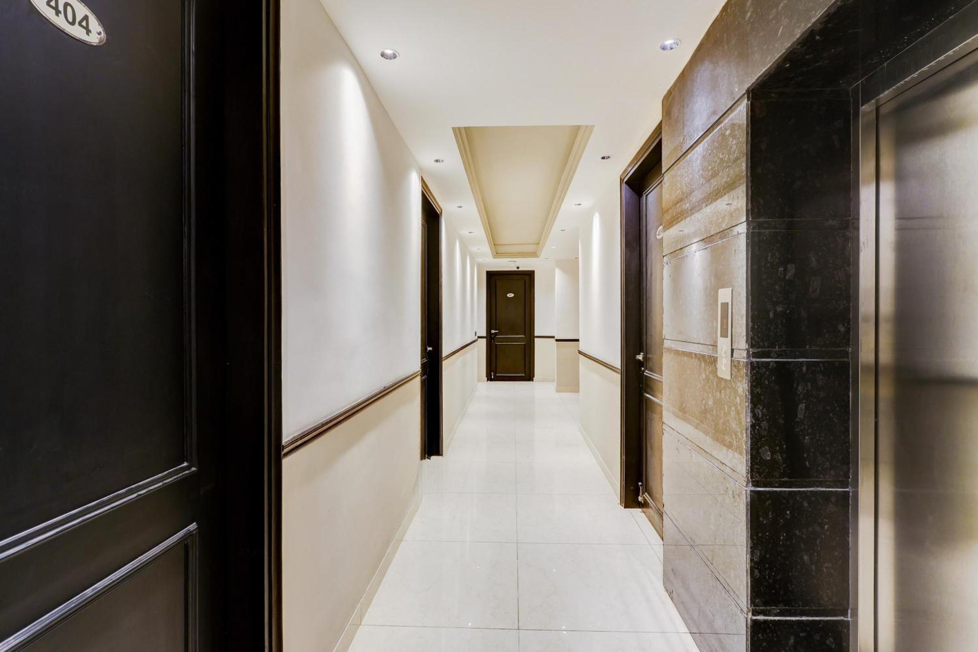Hotel Super Townhouse Oak Udyog Vihar Gurgáon Exteriér fotografie
