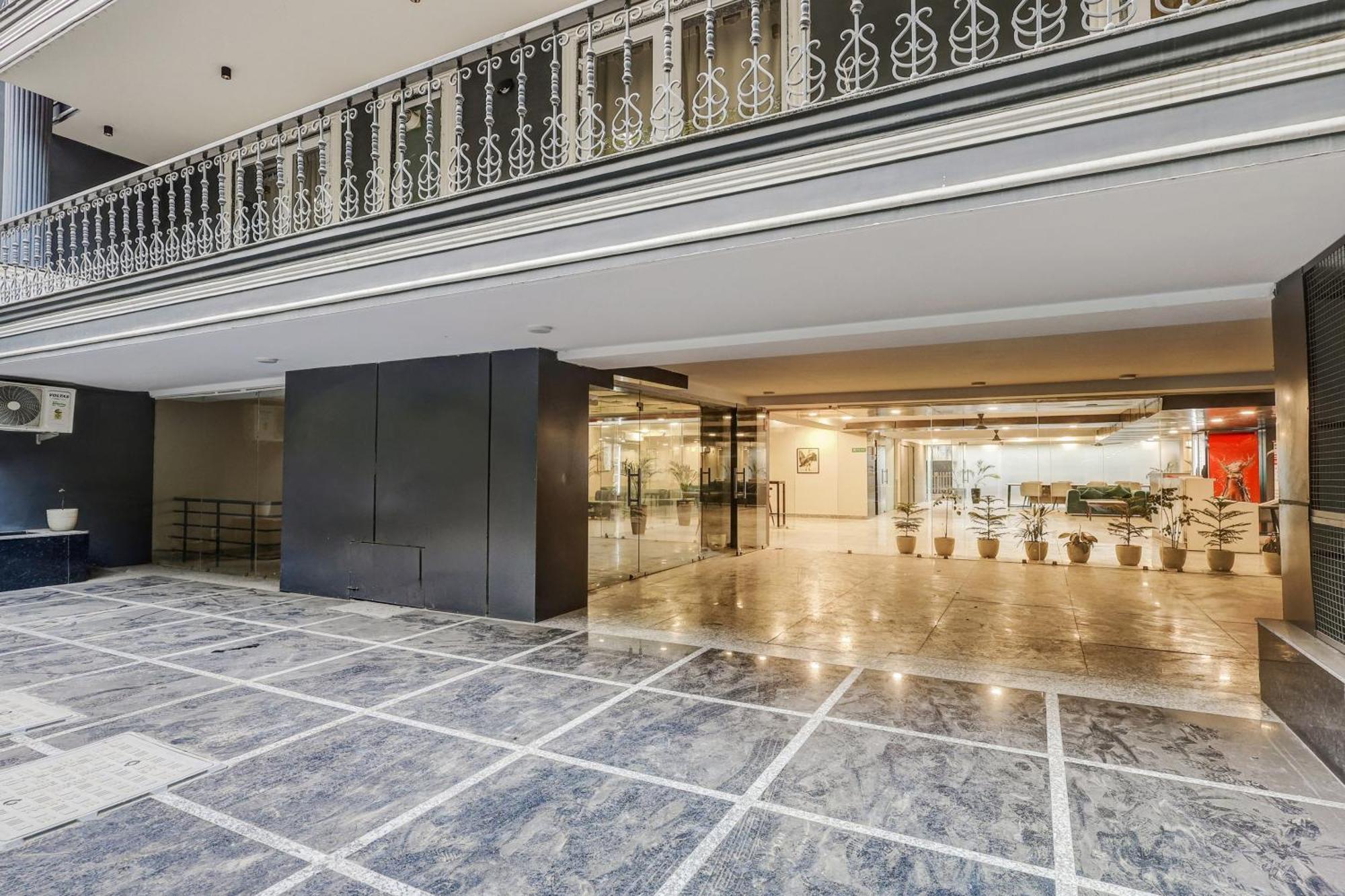 Hotel Super Townhouse Oak Udyog Vihar Gurgáon Exteriér fotografie