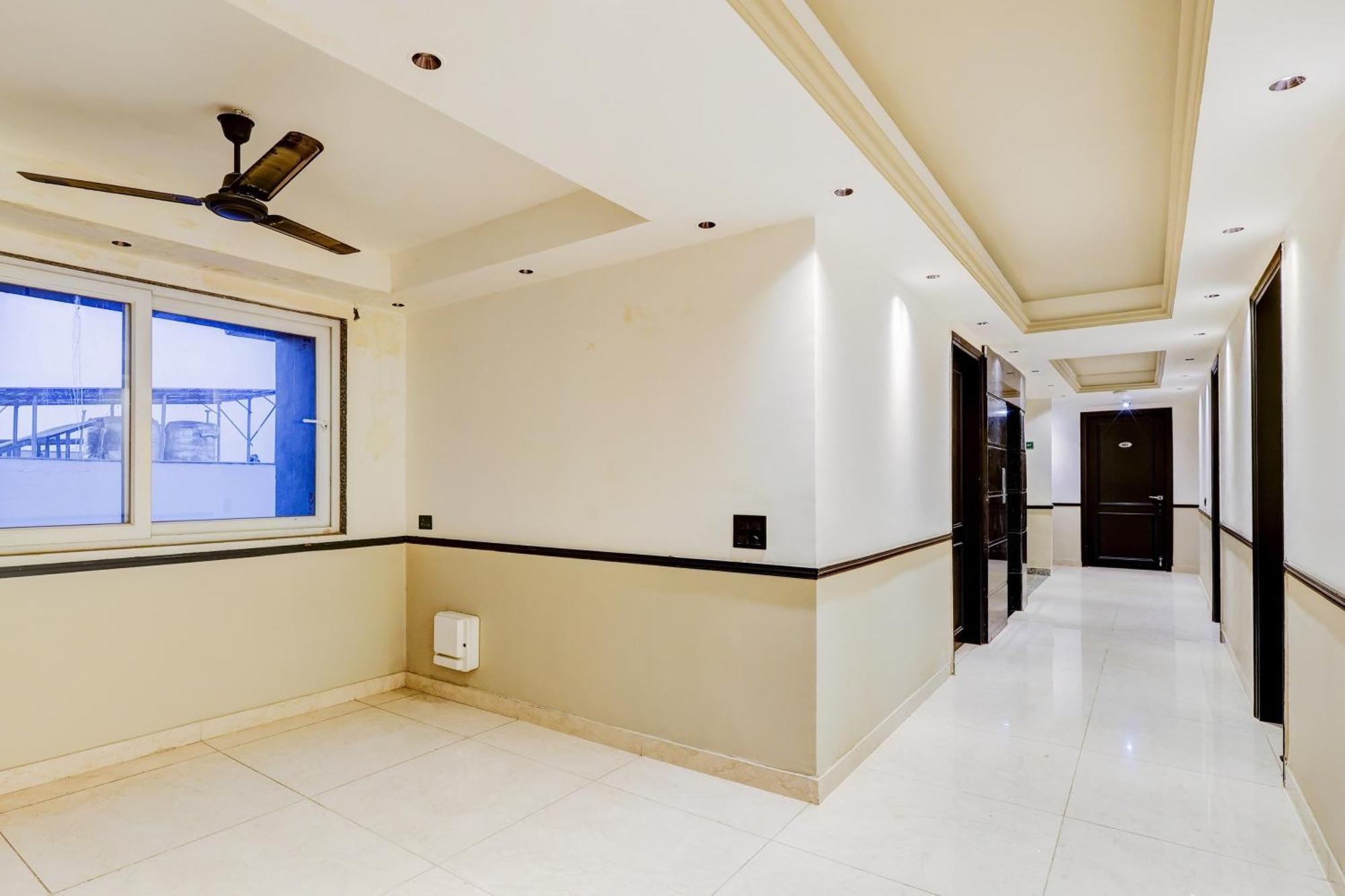 Hotel Super Townhouse Oak Udyog Vihar Gurgáon Exteriér fotografie
