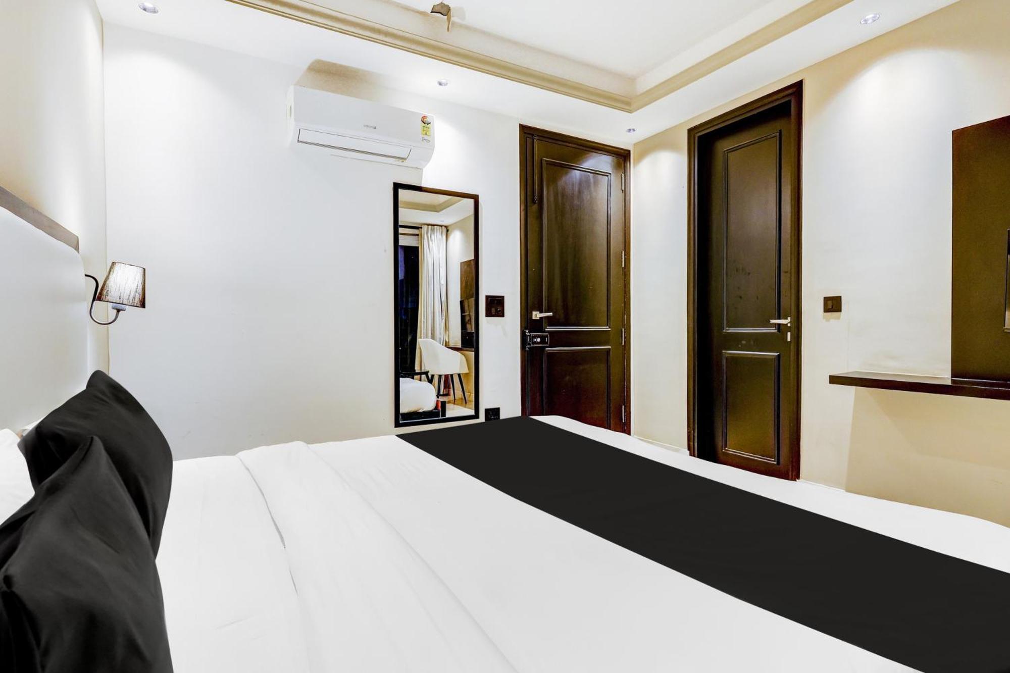 Hotel Super Townhouse Oak Udyog Vihar Gurgáon Exteriér fotografie