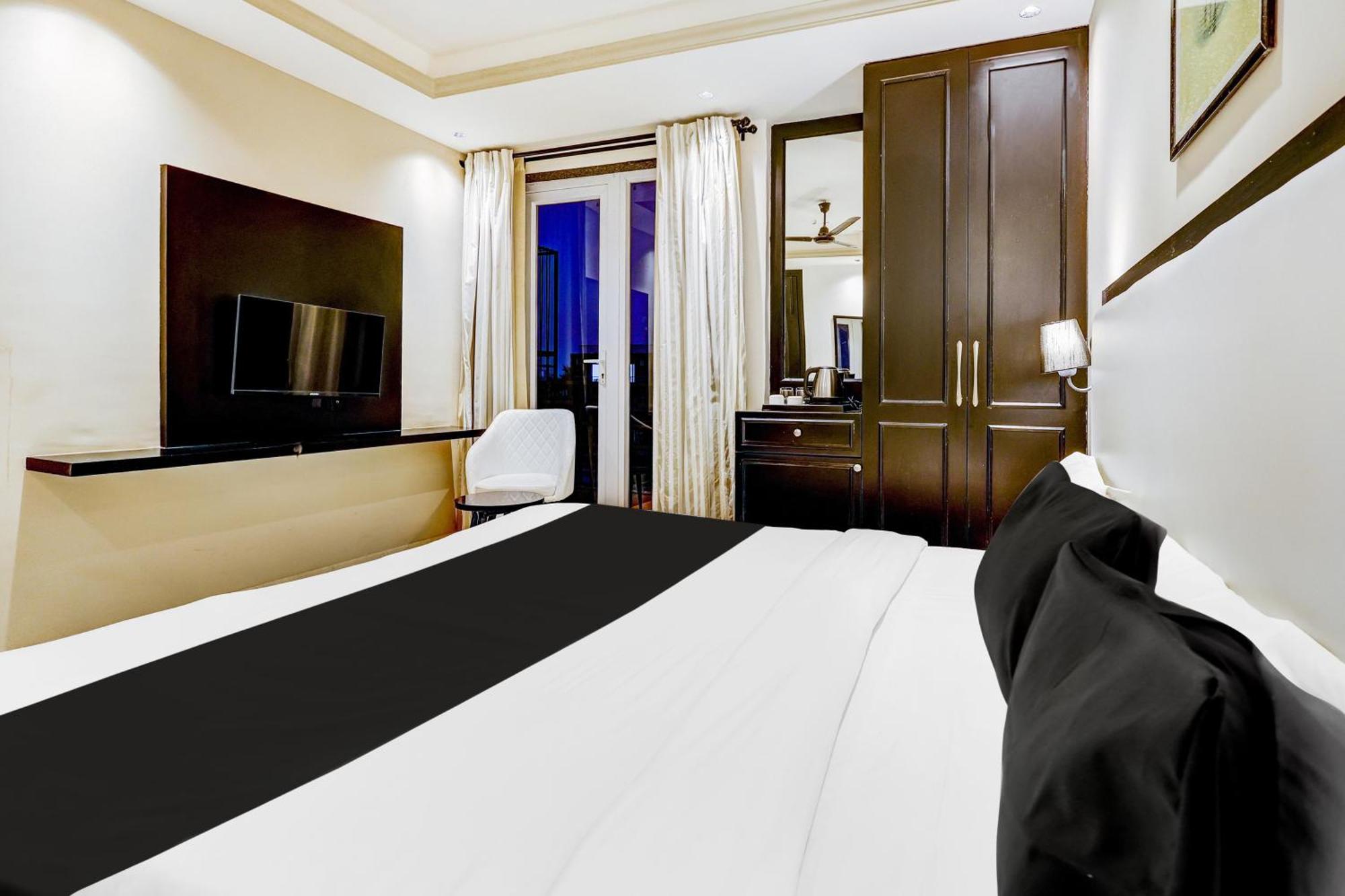 Hotel Super Townhouse Oak Udyog Vihar Gurgáon Exteriér fotografie